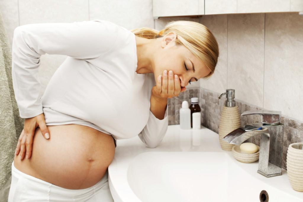 Может ли тошнить на первой неделе беременности после зачатия и когда заканчивается токсикоз в 1 триместре?