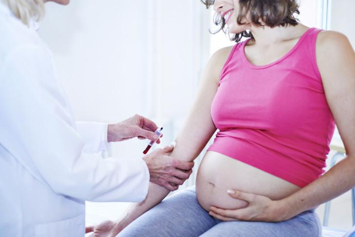 Отрицательный резус-фактор и беременность: последствия для женщины и ребенка