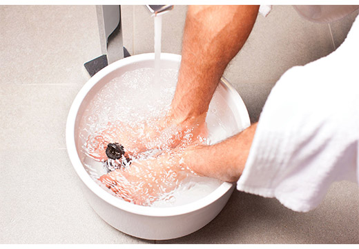 Применение ванночек для лечение шишки
