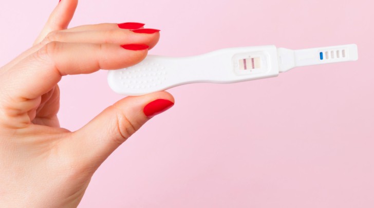 Можно ли во время месячных делать тест на беременность: покажет ли он правильный результат?