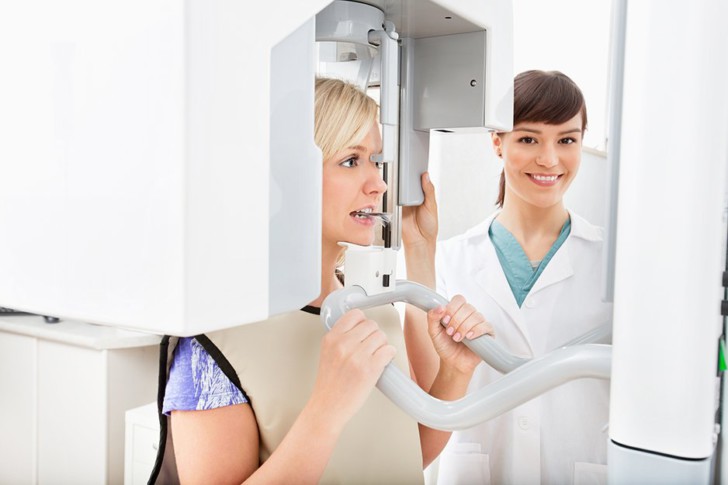 Рентген зуба и других органов при беременности: можно ли делать, насколько вреден на первых неделях и поздних сроках?