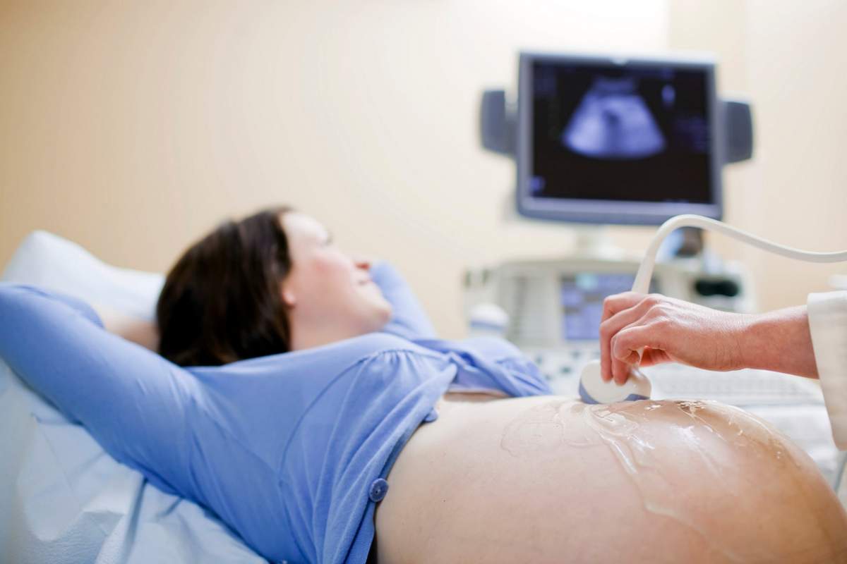 33 недели беременности – сколько это месяцев, что происходит с мамой и малышом, каковы последствия родов на этом сроке?