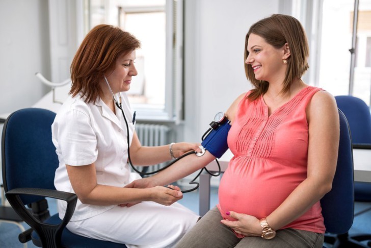 Гранатовый сок для беременных на ранних и поздних сроках: польза и вред, возможные противопоказания