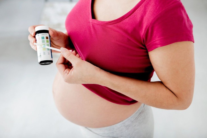 Во время беременности появились камни в почках: насколько это опасно и что делать?