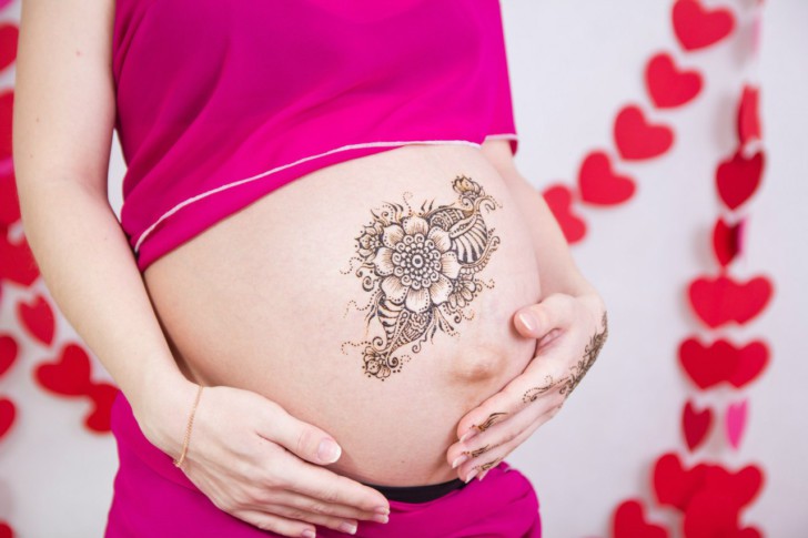Можно ли делать во время беременности татуировки, не повредит ли это малышу?