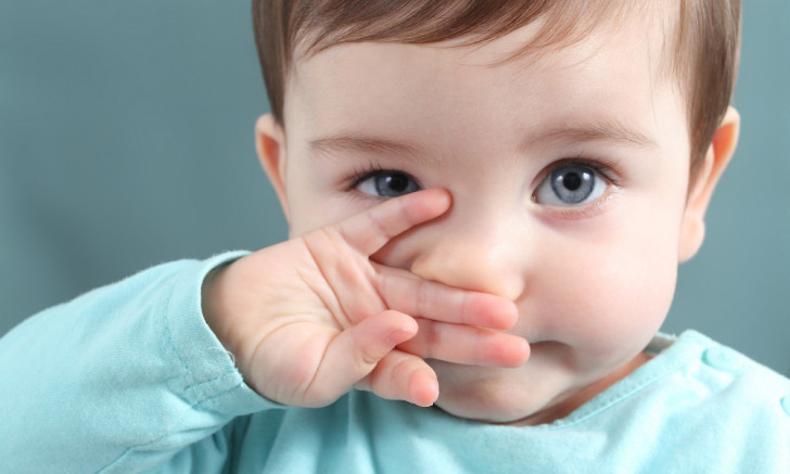 Что делать, если ребенок засунул в нос маленькую бусинку или другой инородный предмет?
