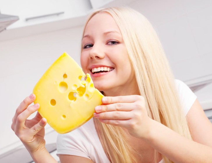 Можно ли во время беременности есть сыр с плесенью, плавленый, моцареллу и другие виды?