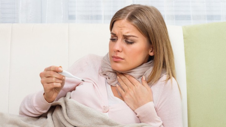 Можно ли при беременности использовать Люголь, каковы показания и противопоказания, как правильно мазать горло?