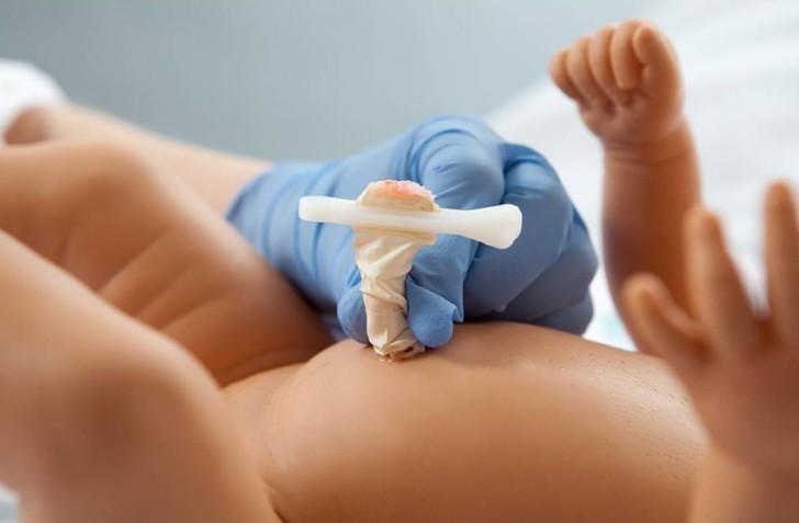 Сколько в норме пульсирует пуповина после родов и почему она должна отпульсировать, когда ее нужно перерезать?