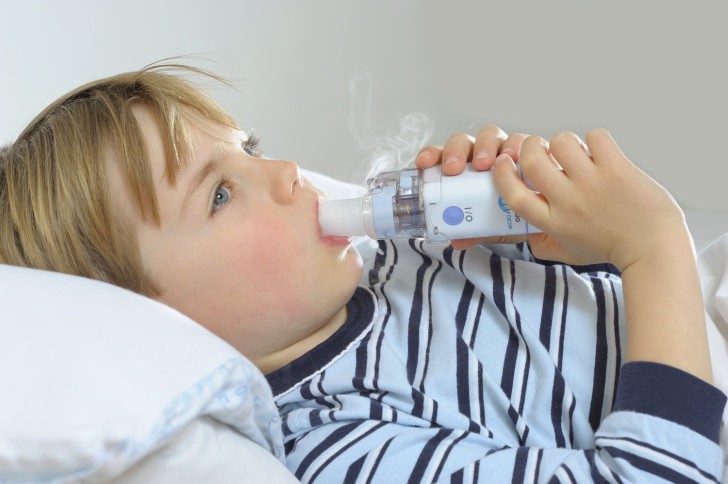 Что делать, если у ребенка сухой кашель по ночам: причины, облегчение состояния и способы лечения