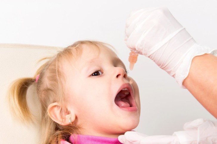 Реакция у ребенка на прививку от полиомиелита, противопоказания и возможные осложнения
