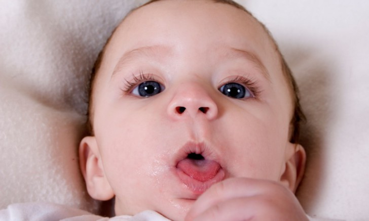 Может ли быть кашель при прорезывании зубов, как помочь ребенку в этой ситуации?